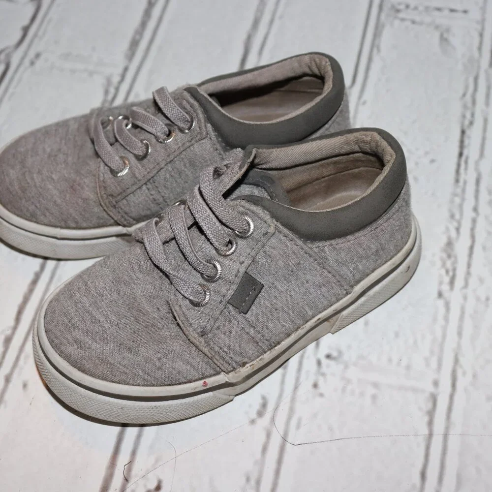 🌫️ FALLS CREEK GRAY SHOES · TODDLER SIZE 7 👟